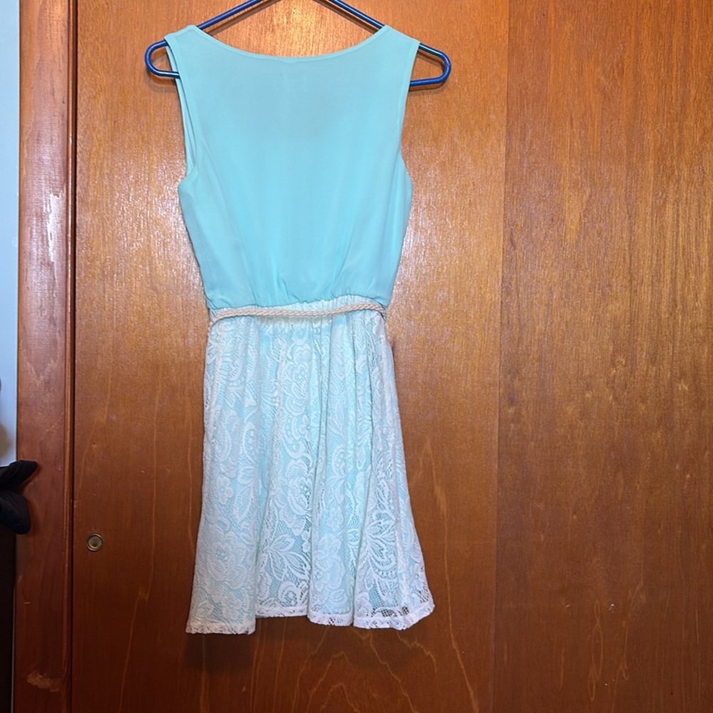 Blue Spring Dreas - Picture 3 of 6